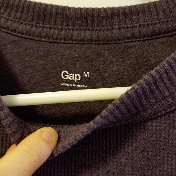 Gap medium thermal tee - Picture 3 of 5